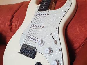 Guitarra Eléctrica Squier Fender Stratocaster Bullet