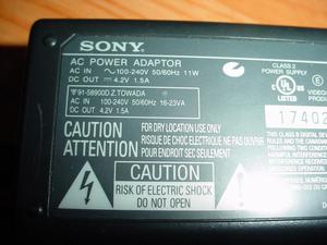 Cargador Sony modelo ACLS1A para camara de video 4,2 V, 1,5