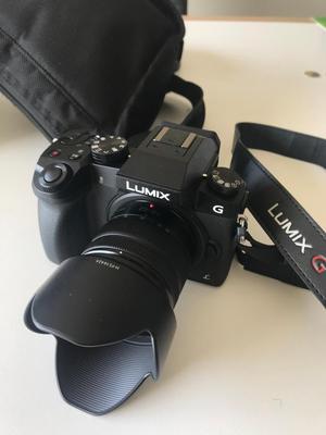 Panasonic Lumix G7 con lente y accesorios en caja