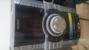 Vendo equipo de sonido llamar al 