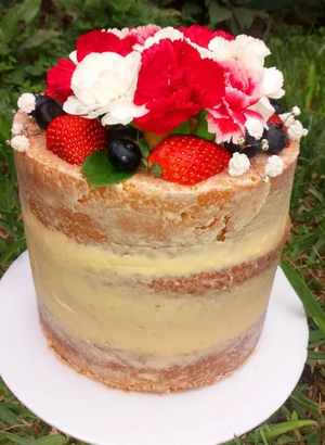 Naked Cake flores y frutos 20 porciones