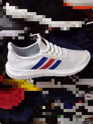 Zapatilla Adidas nacional talla 