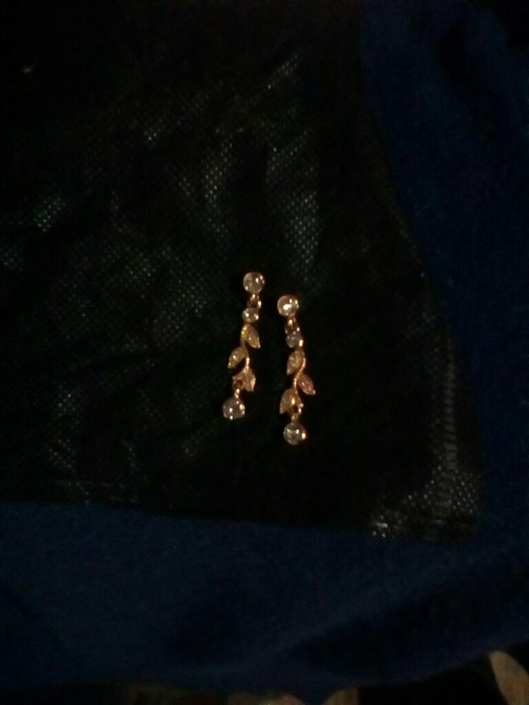 Aretes Uniquet en Piedreria