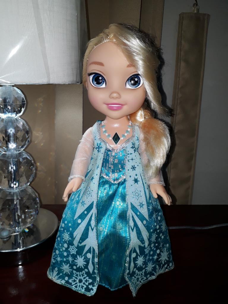 Muñeca Elsa de Frozen. Nueva
