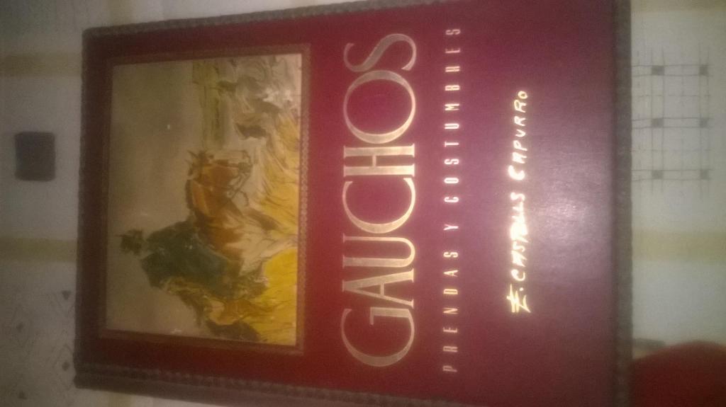 antiguo libro Gauchos