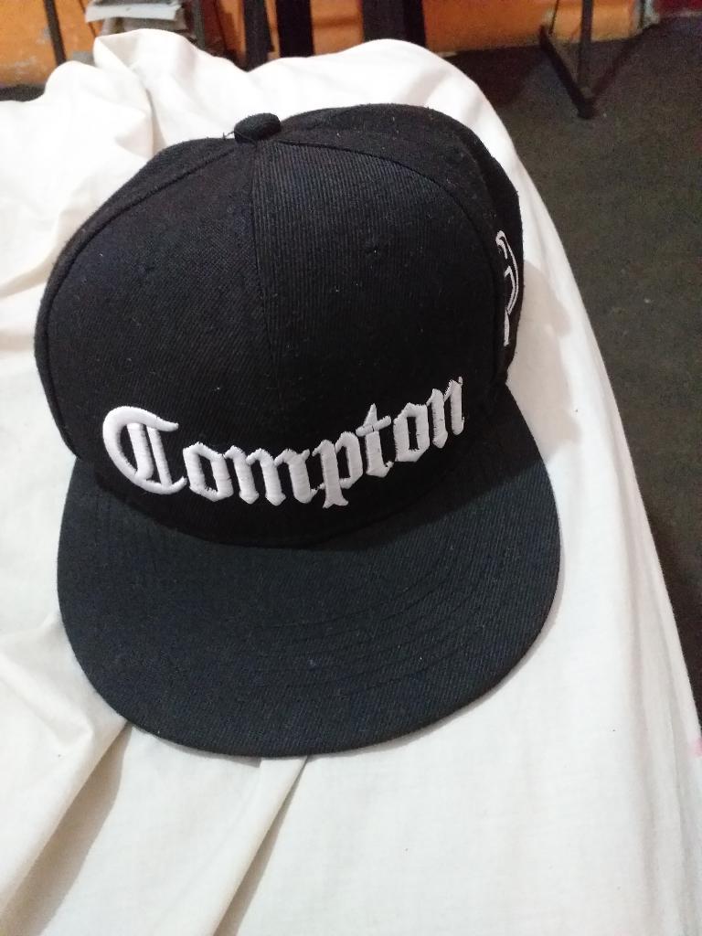 Vendo Gorra Compton