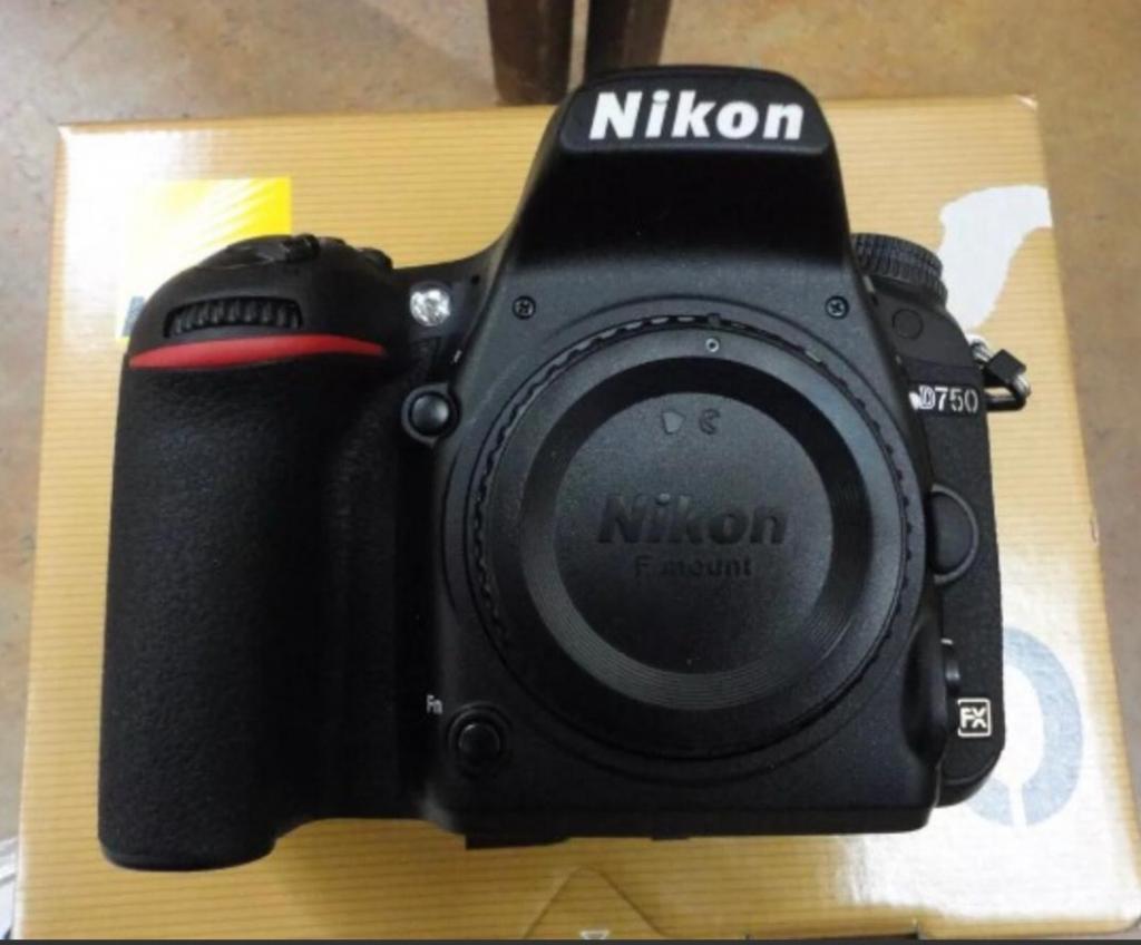 Nikon D750 Nueva solo cuerpo