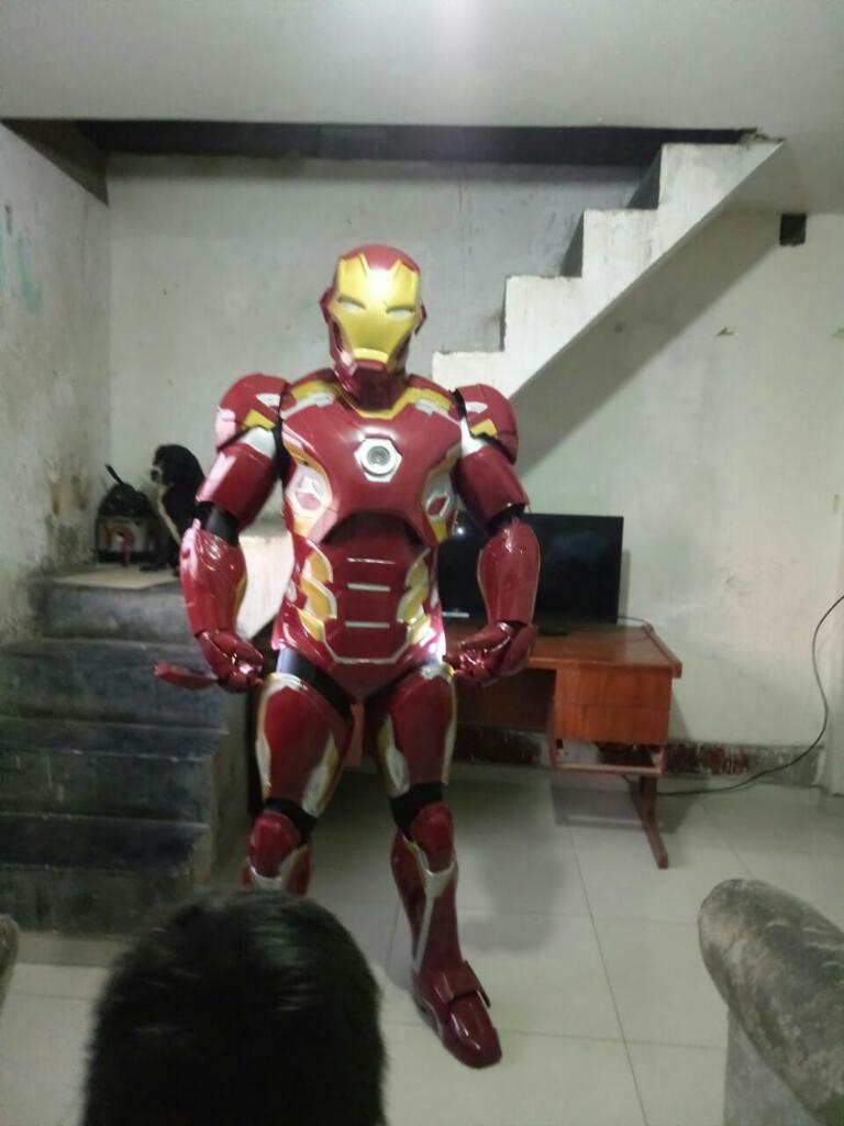 Iron Man Cosplays en Fibra de Vidrio