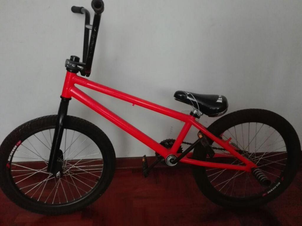 Vendo bicicleta BMX aro 20 EN BUEN ESTADO