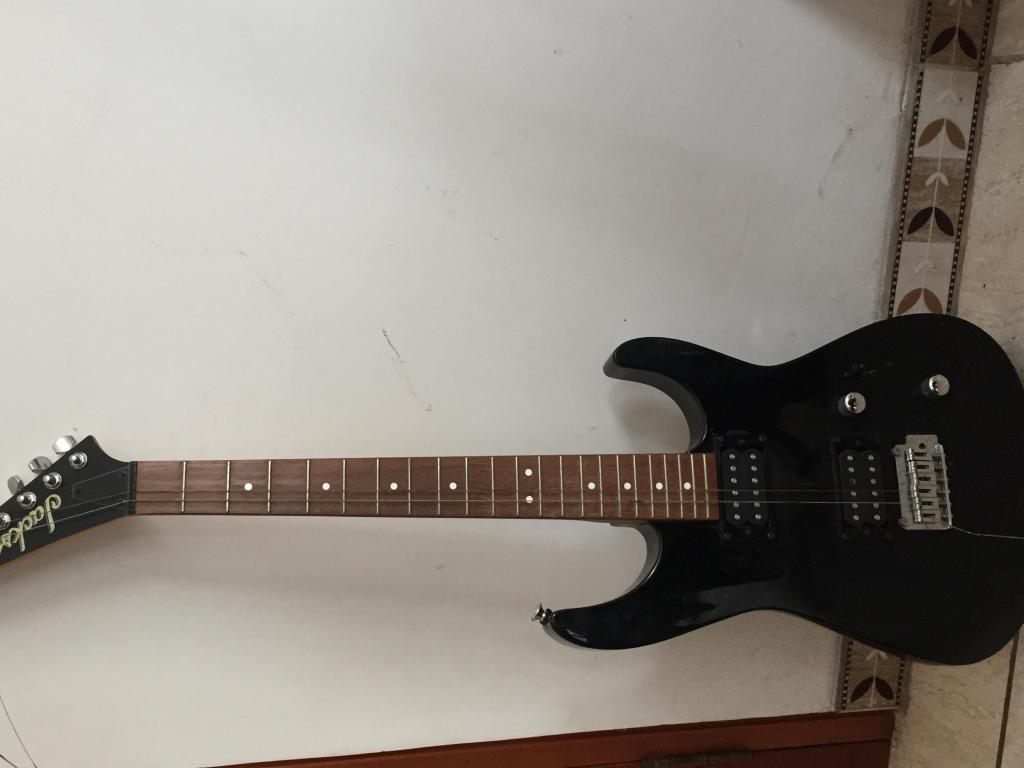 Guitarra Jackson Amplificador poco uso