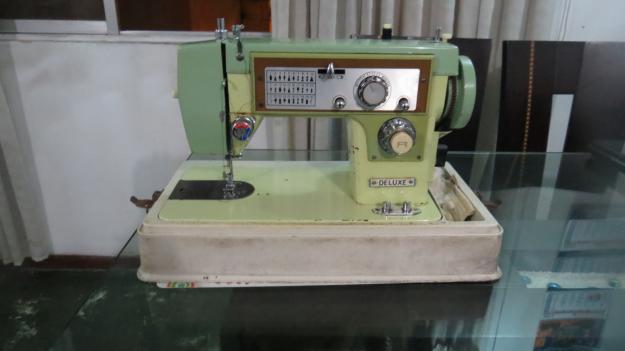 Maquina de coser Deluxe