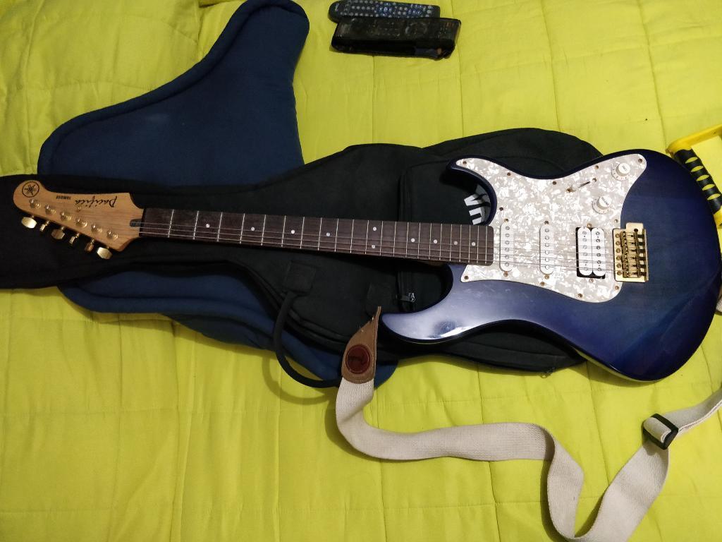 Yamaha Pacifica Pac012 Dark Blue Metalic
