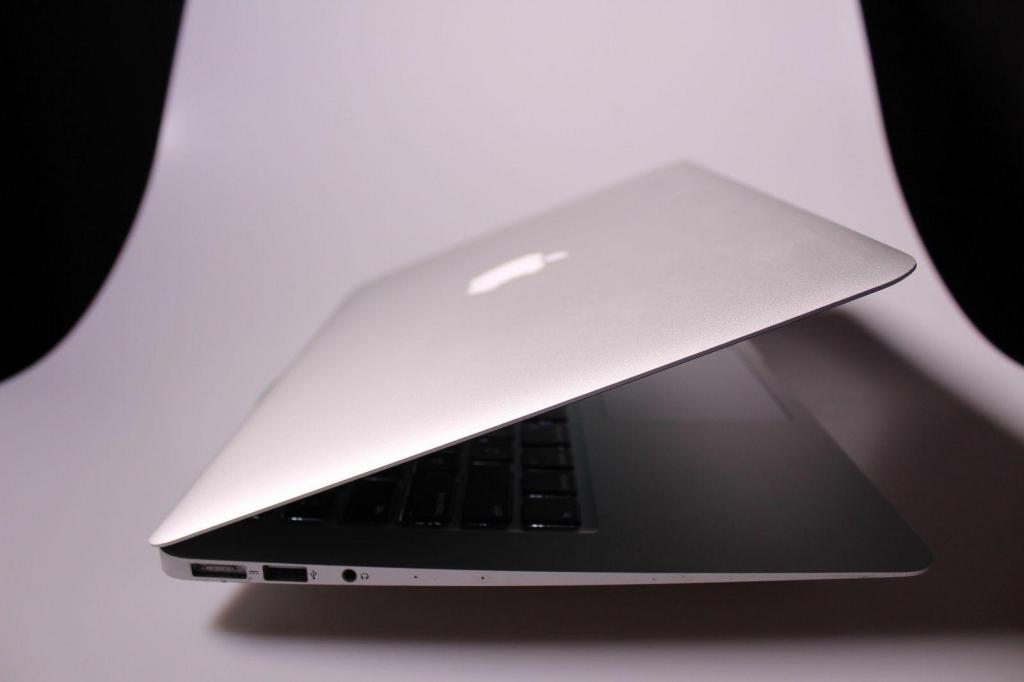 Apple MacBook Air 13 Core i Laptop de 8GB