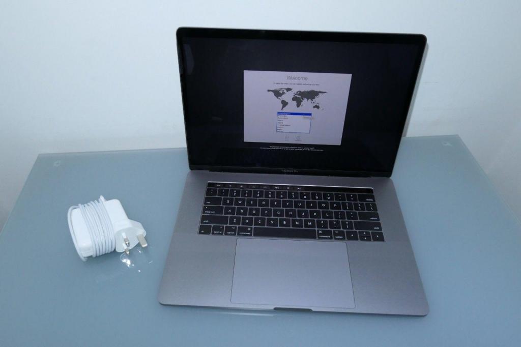 Apple MacBook Pro 15 Touchbar y Touch ID Retina GB`