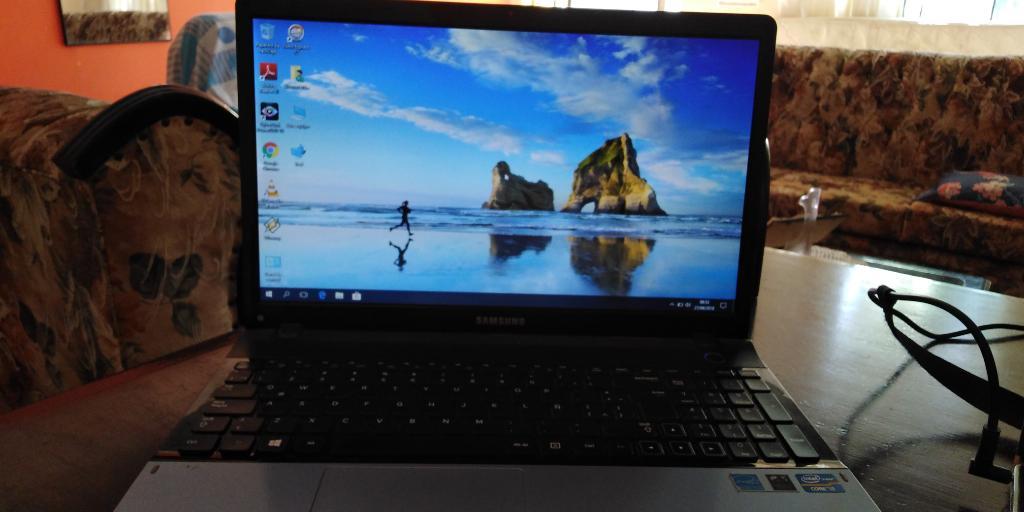 Laptop Samsung Core I3