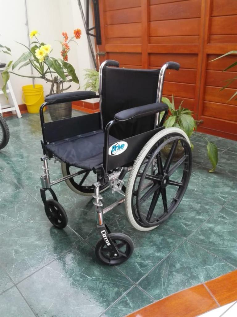 Se vende silla de ruedas americana