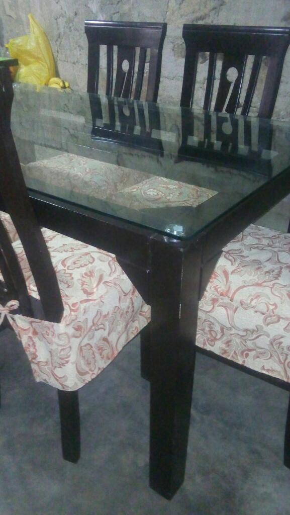 Vendo Juego de Comedor con Repostero