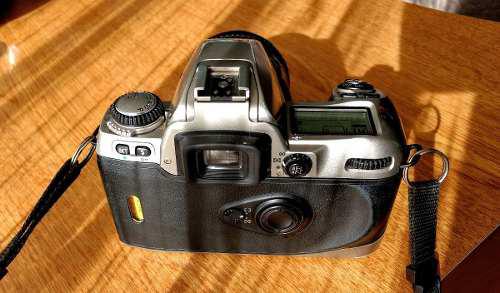 Camara Nikon F80