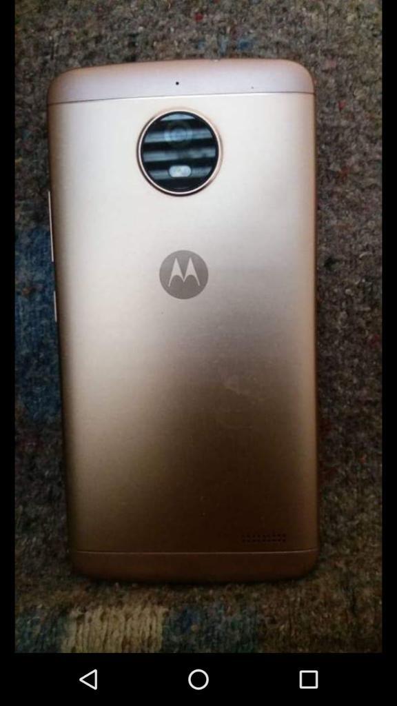 Moto E4 con Cargador Original