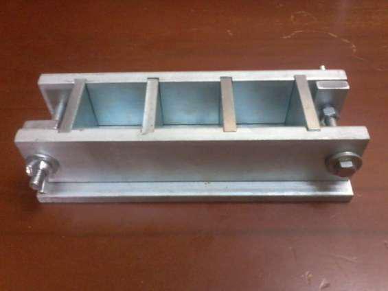 Venta de moldes de metal para concreto prismaticos y cubicos