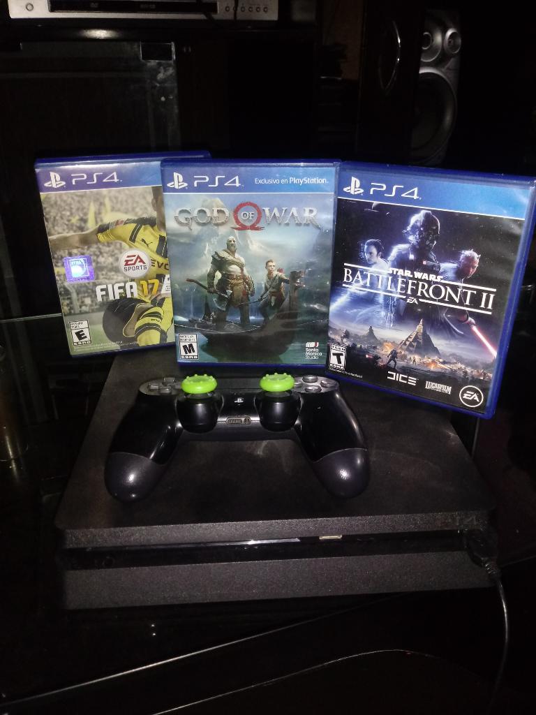 Ps4 con 3 Juegos Y Un Mando