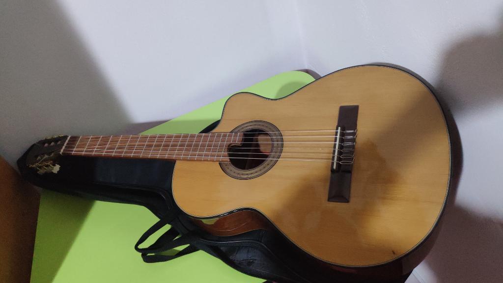 Guitarra Peruana Nueva