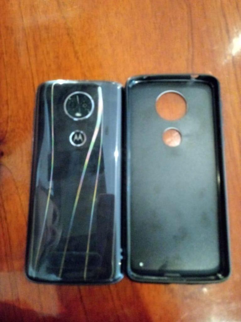 Moto E5 plus