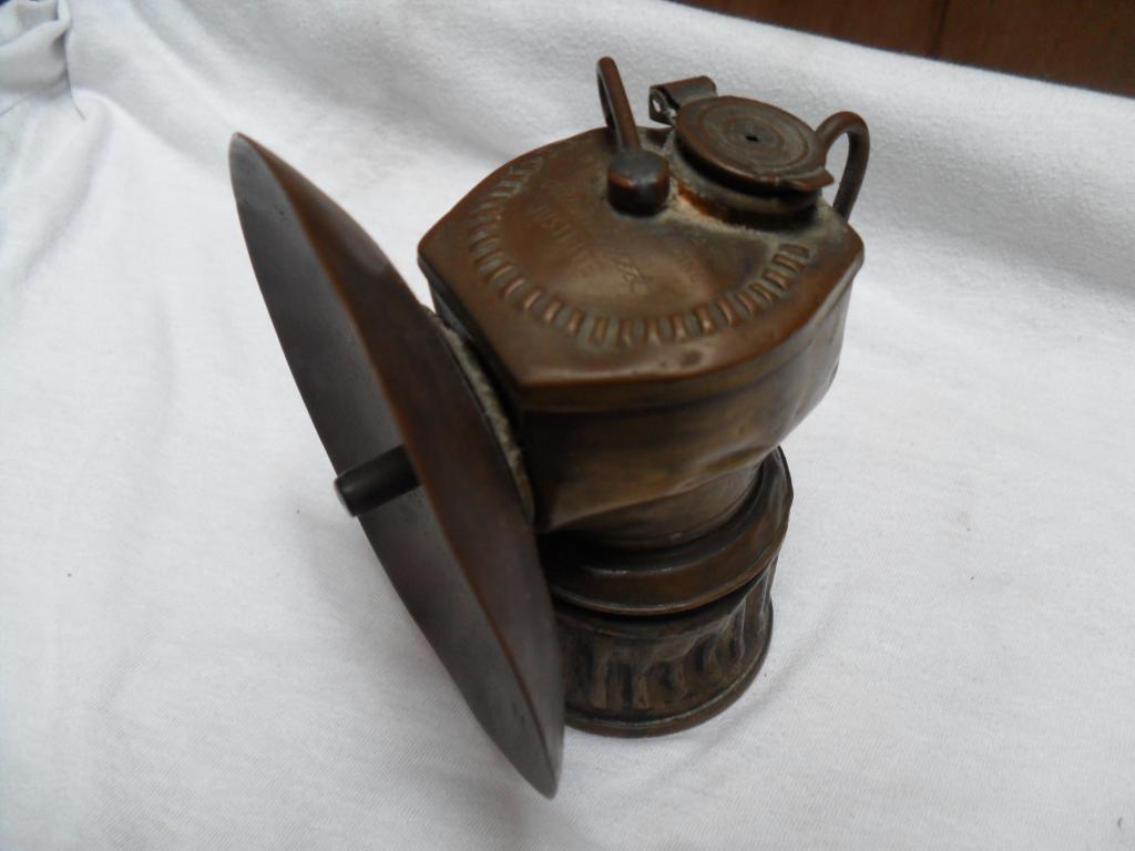 Antigua lámpara de carburo