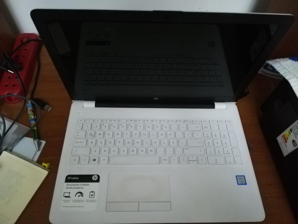 Laptop Hp core I5 8 de Ram 1terabit
