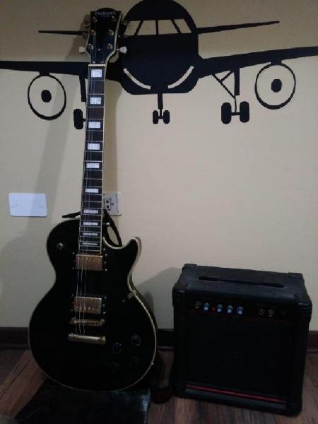 Guitarra eléctica modelo Les Paul y amplificador