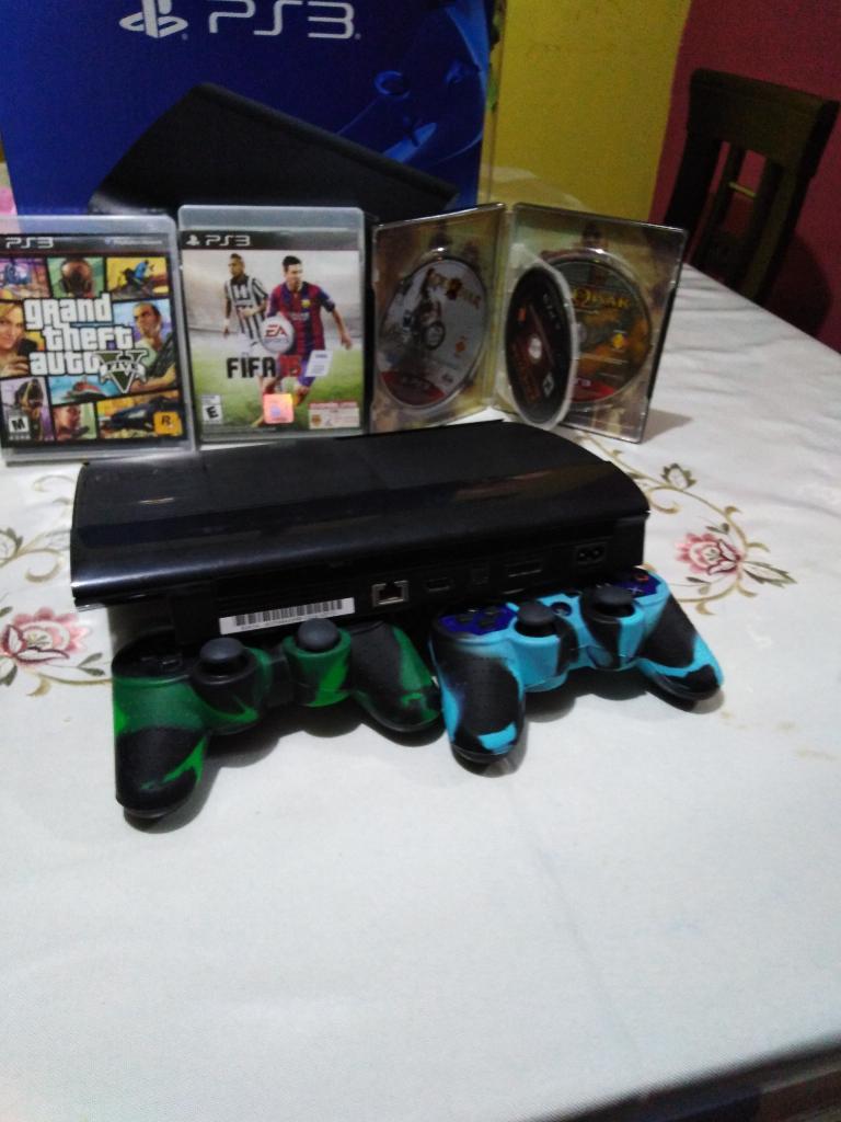 Vendo Play Station gb con 5 Juegos