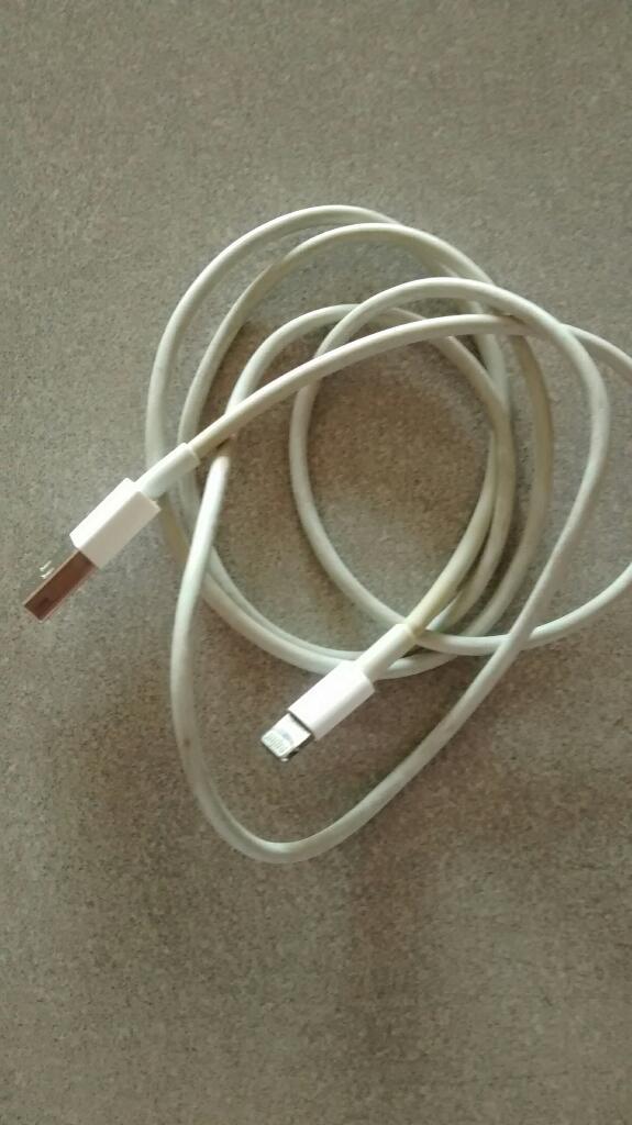 Vendo Cable Original para iPhone O iPad