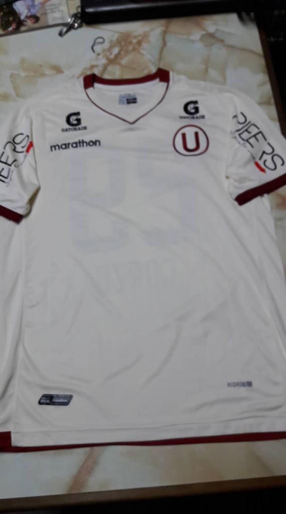 CAMISETA UNIVERSITARIO