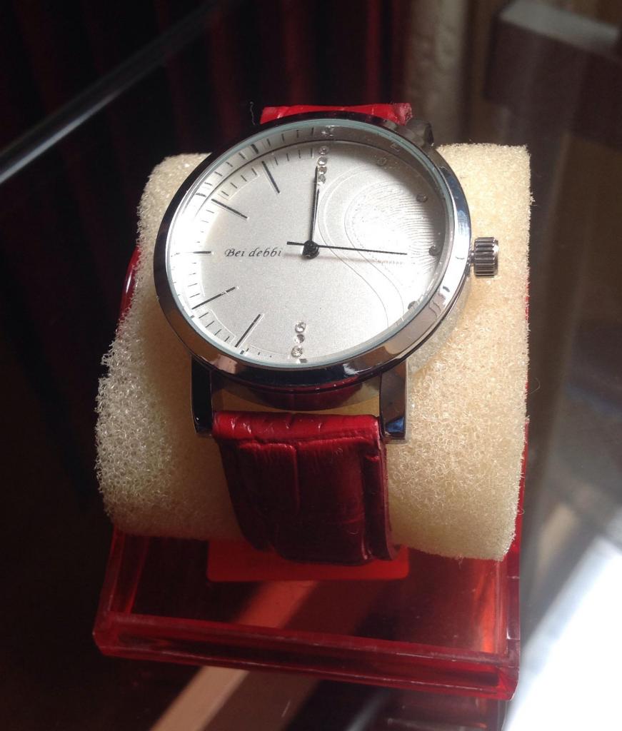 Reloj Moixx NUEVO (precio negociable)
