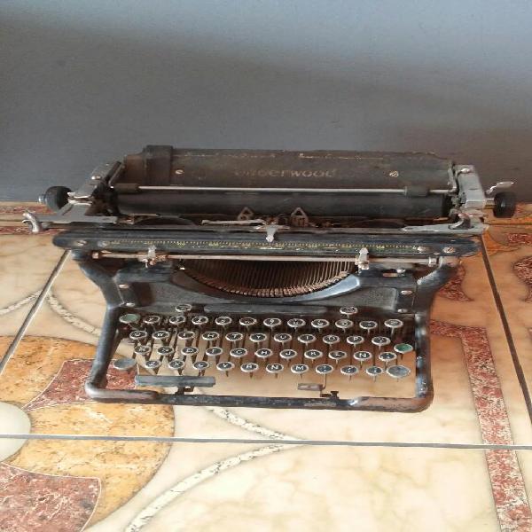 Antigua Maquina de Escribir