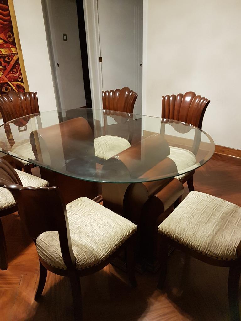 Comedor Madera Impecable Vendo por Viaj