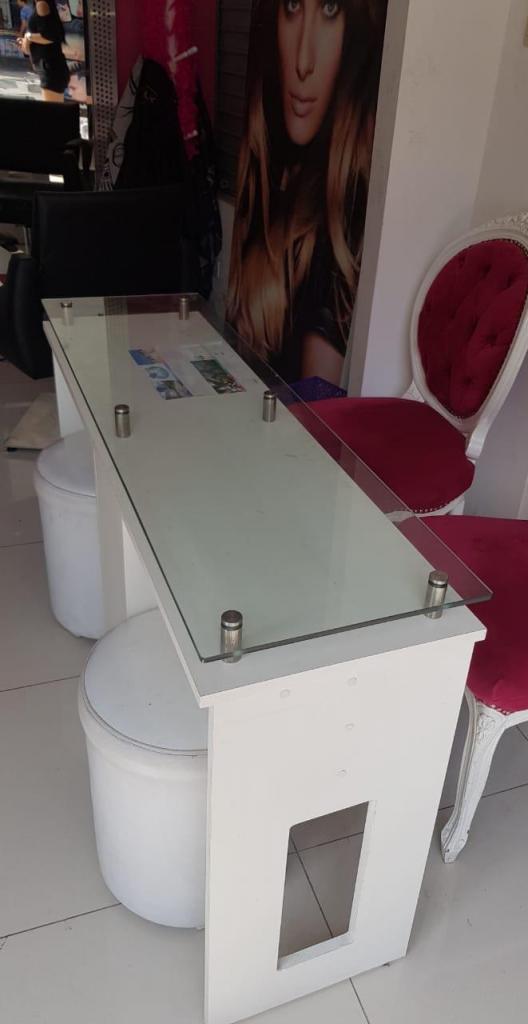 Mesa Blanca 250 Soles-Buen Estado