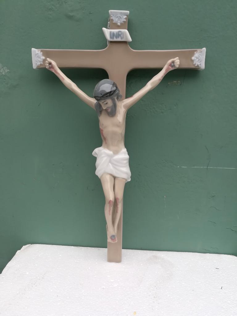 Crucifico de Porcelana