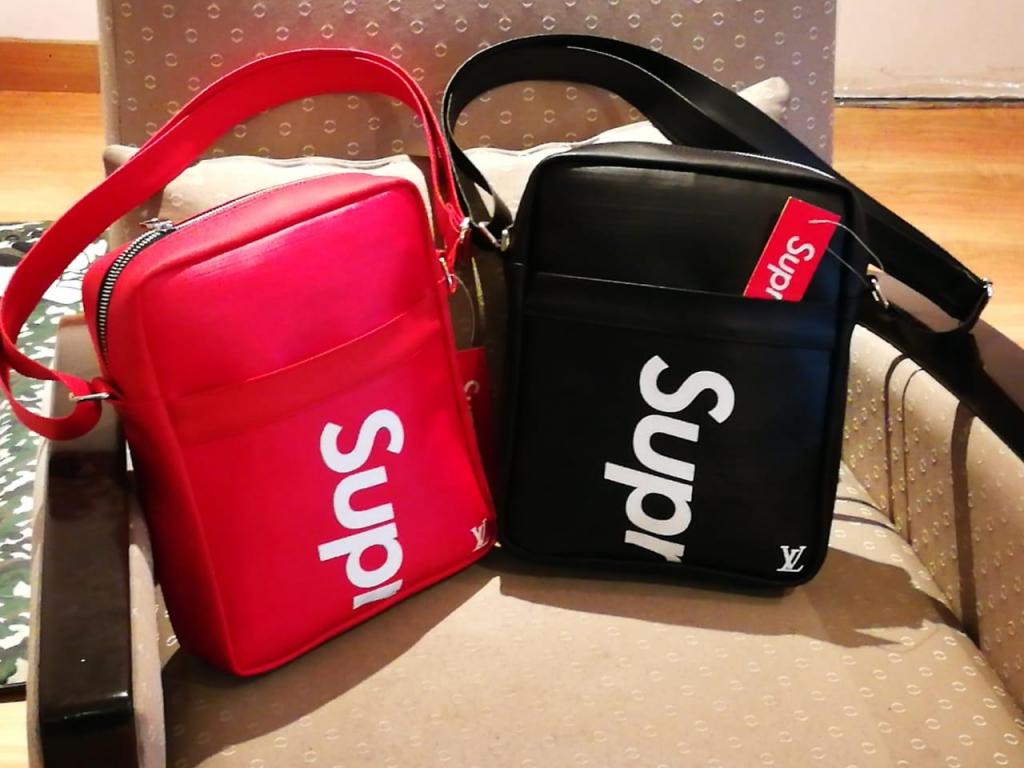 SUPREME LOUIS VUITTON