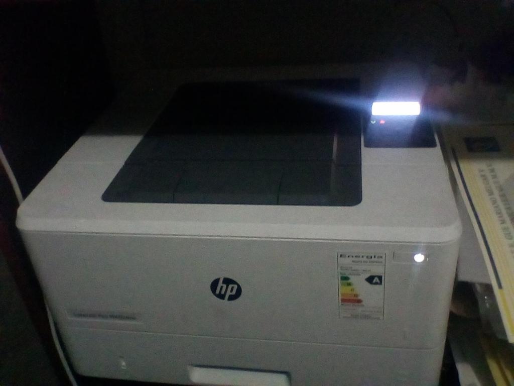 Impresora Laser Blanco Y Negro M402