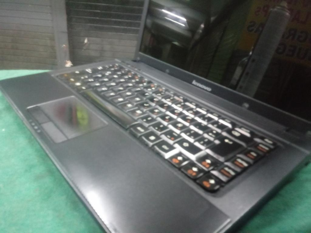 Vendo Laptop Lenovo Amd Dual 4gb Hdd 320