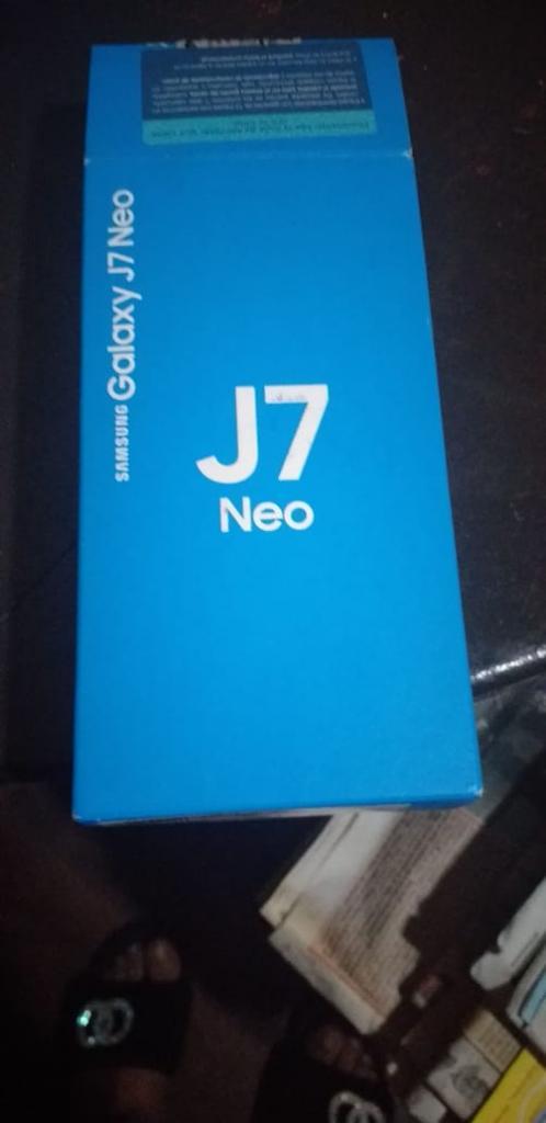 Samsung Galaxy J7 Neo 