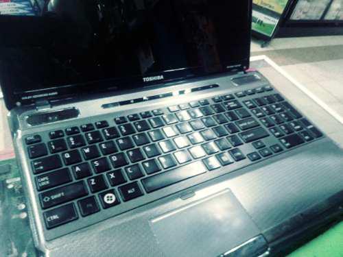 Vendo Laptop Toshiba Core I7 Memoria 8gb Disco 500gb S/ 900