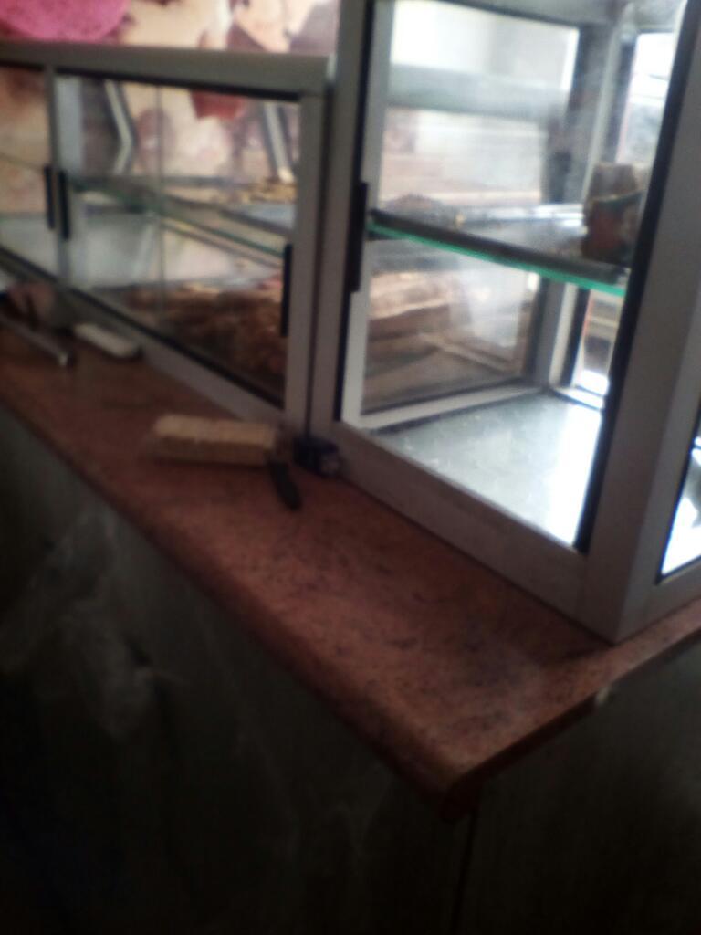 Exibidora con Mueble