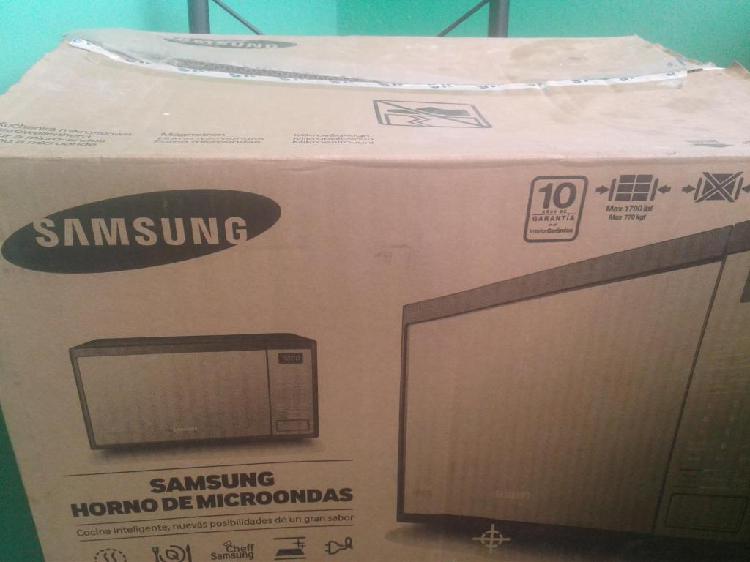 Microondas Samsung en caja