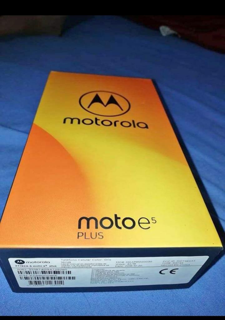 Motorola E5 Plus Dorado