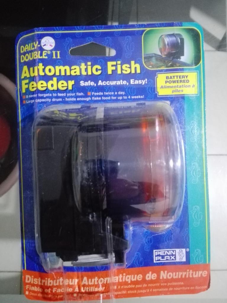 Comedero automatico para peces
