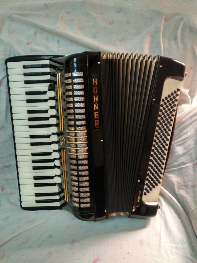 Se Vende Acordeon Marca Hohner