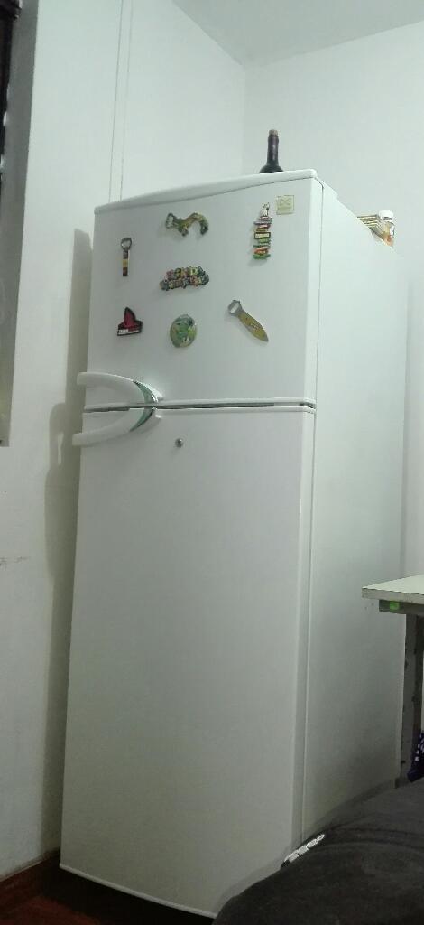 Refrigeradora nevera Marca Daewoo