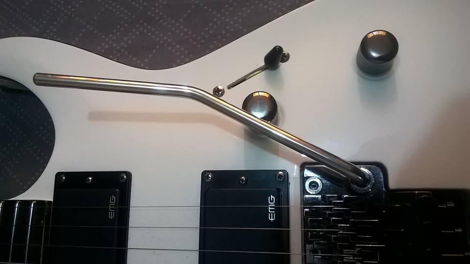 Guitarra ESP H351FR LTD color blanco